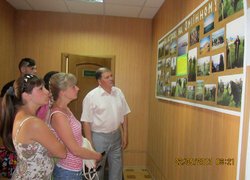 Директор Великодолинського ЛГ Валентин Піт ознайомив учасників екскурсії з історією створення ЛГ та напрямками діяльності